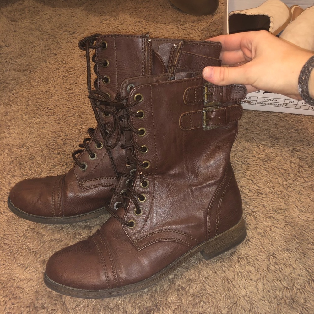 Combat boots